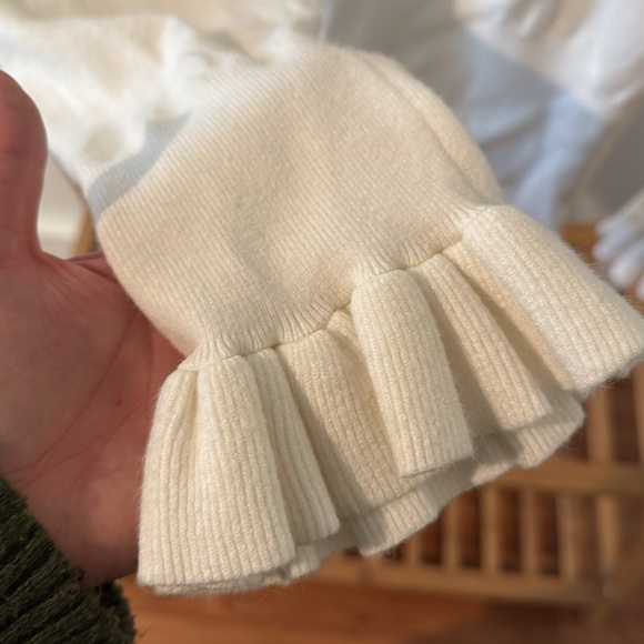 Gorgeous Cream Long Sleeved Buffalo Sweater, XL - Picture 3 of 4